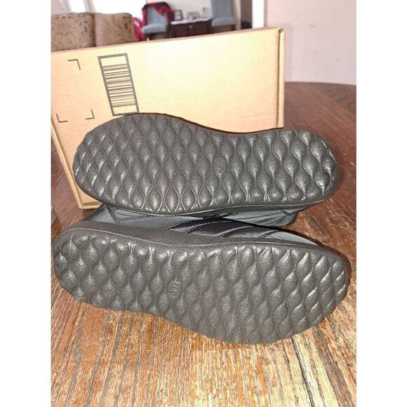 New Size 10 (41) Black Snow Shoes Booties Ankle Boots Lightweight Waterproof - Picture 4 of 5